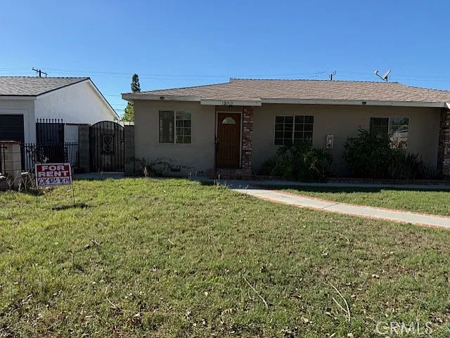 2 bed, 774 sqft, $2,700 — Photo 1