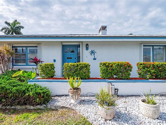 5th image of 2241 Gulfview Rd