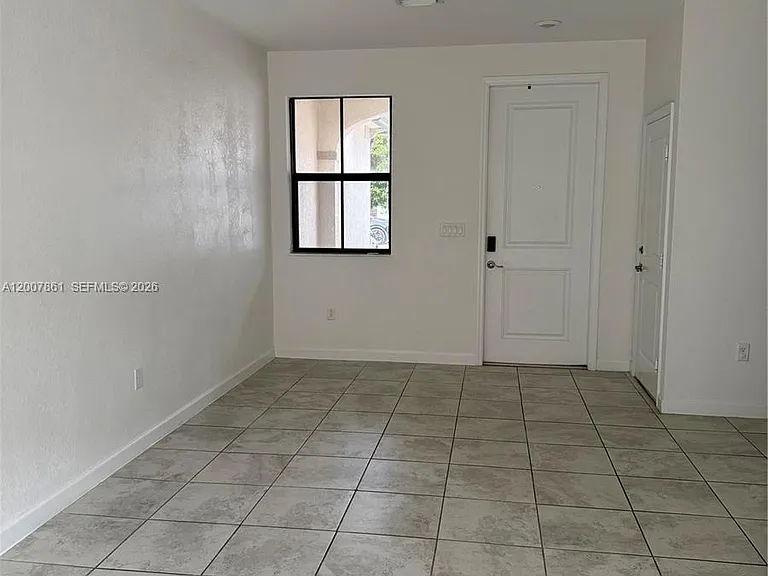 25180 SW 114th Ave #10 — Photo 2