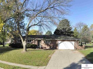 21701 Greenlawn Rd, Elkhorn, NE 68022