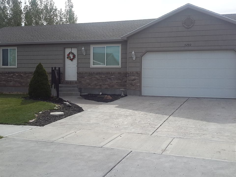 1st image of 3202 Sandy Dr.
