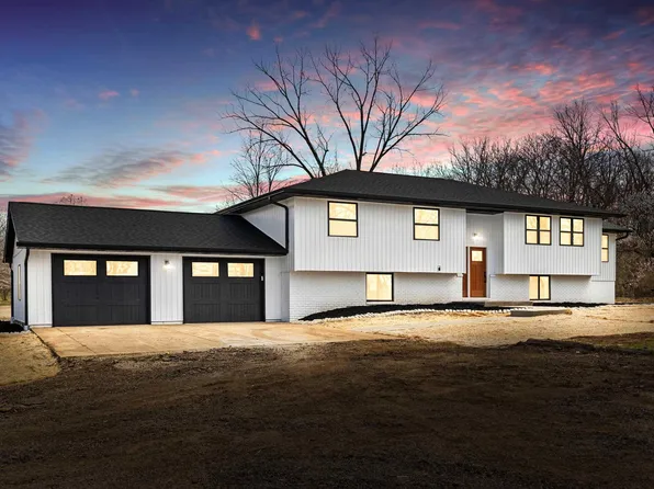 9152 Towerline Rd, Green Valley, IL 61534