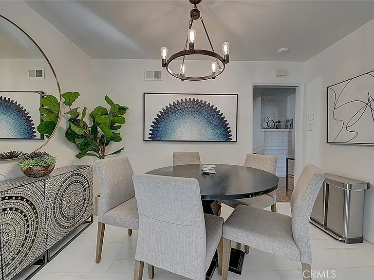 444 N Shattuck Pl — Photo 23