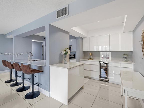 5th image of 1200 Brickell Bay Dr APT 1823
