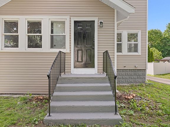 4th image of 49 Custer St