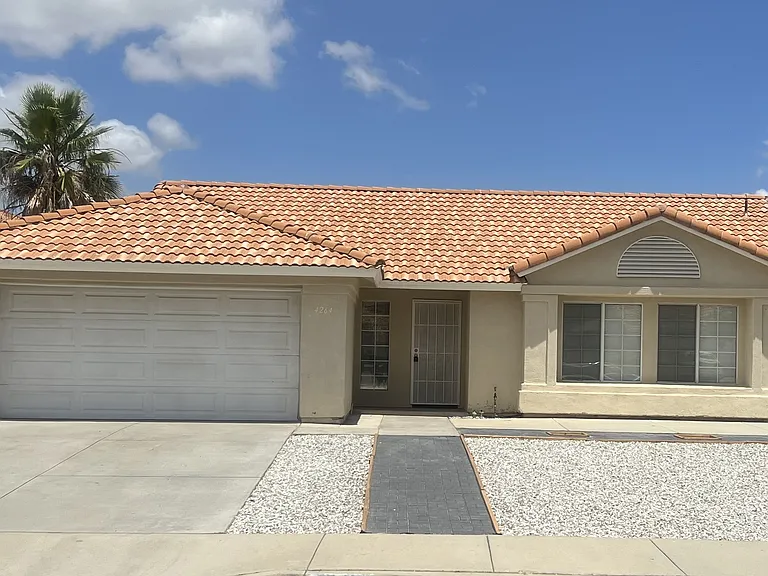 4264 Willowcreek Ct — Photo 2