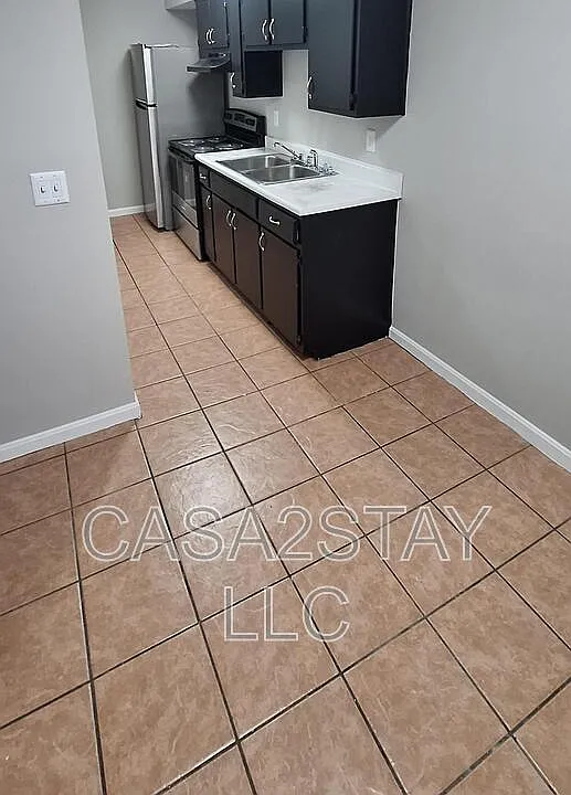 670 Knox Blvd #21