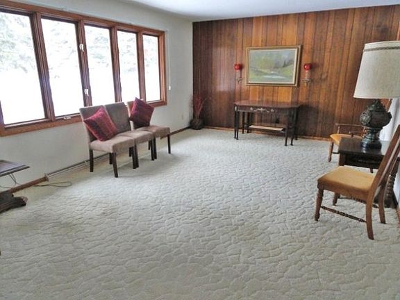 4th image of 1111 Bel Aire Dr