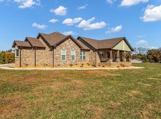 1645 Oak Grove Rd, Decherd, TN 37324