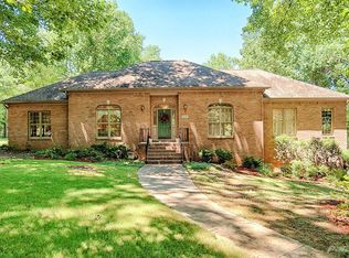 119 Fairington Rd NW, Huntsville, AL 35806