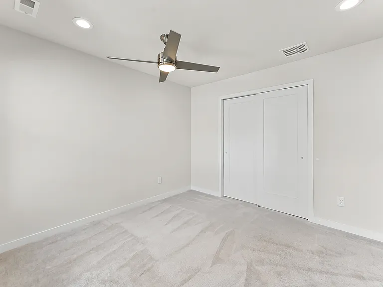 178 Kennedy Dr — Photo 24