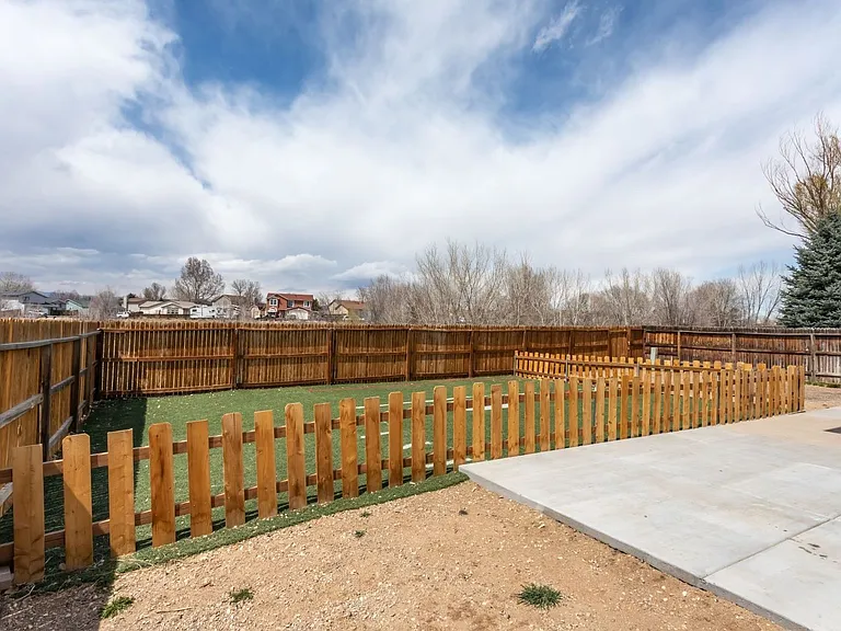 1130 Pond Side Dr — Photo 38