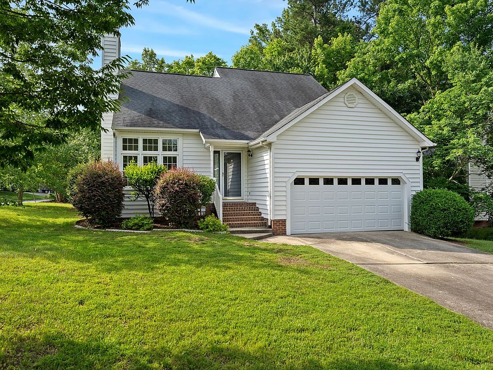 1st image of 3 Arborfield Ln