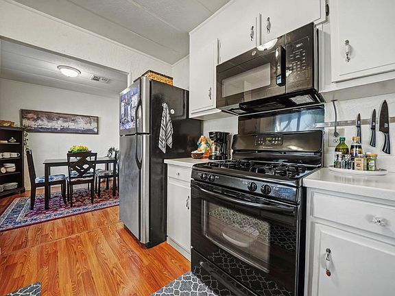 5th image of 150 Clinton Rd Spc 23