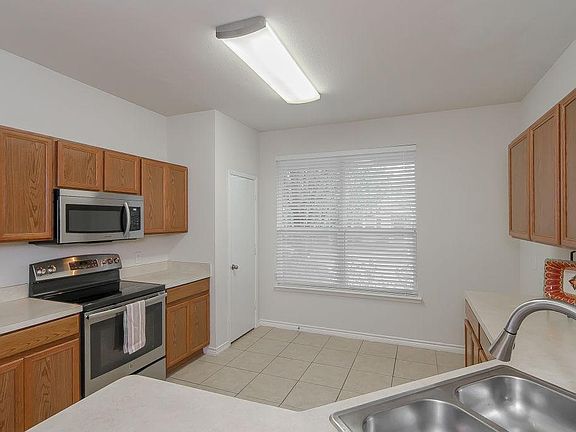 3rd image of 6924 Wind Row Dr