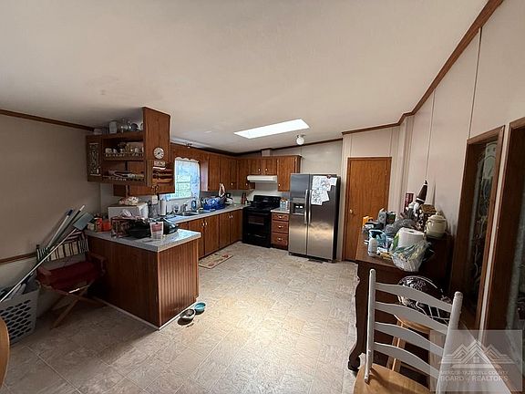 3rd image of 1684 Old Gardner Rd