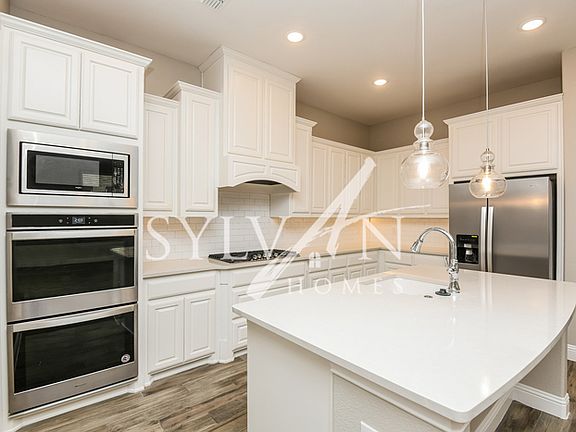 3rd image of 14857 Gentry Dr