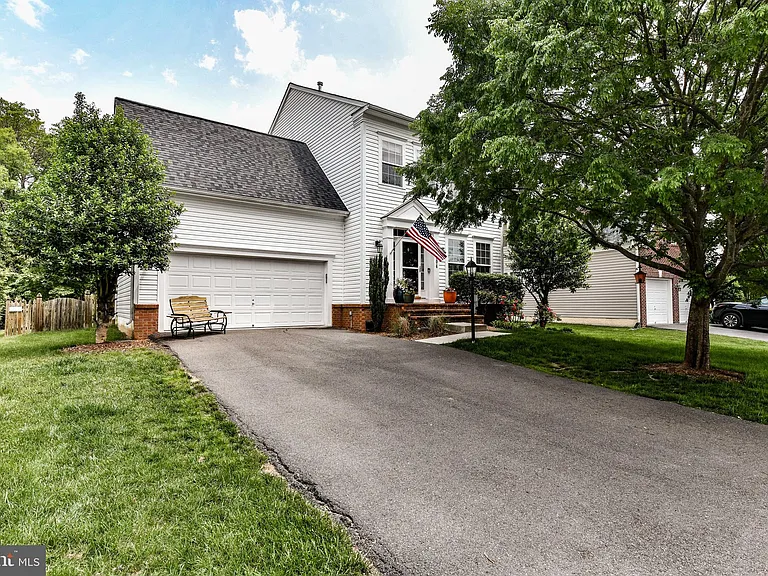 14104 Flicker Ct — Photo 50