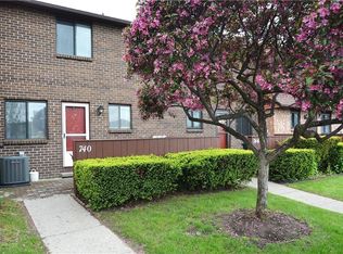 740 Surrey Hill Way, Rochester, NY 14623