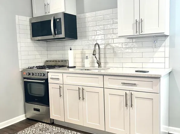 (undisclosed Address), Bay Shore, NY 11706