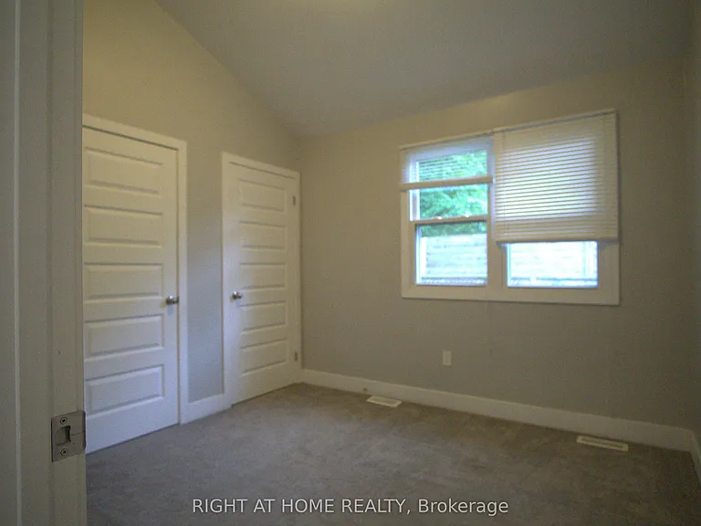 371 Vesta Pl #B — Photo 6