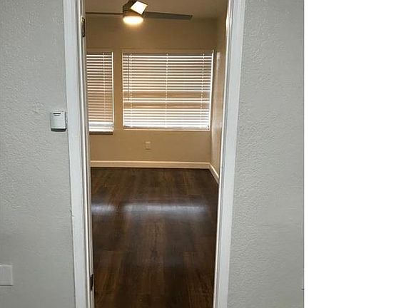 5th image of 10914 Avalon Blvd #2