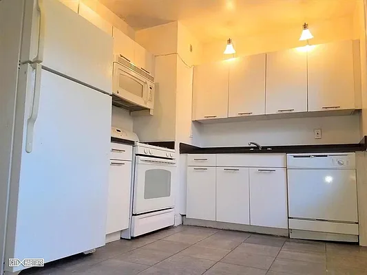 Rented by Citi Habitats | media 7