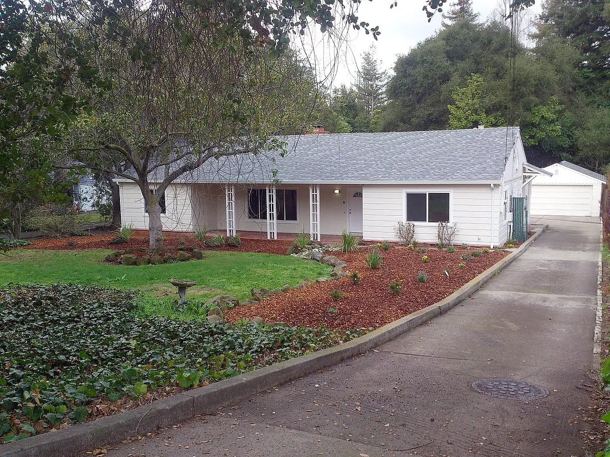 Building Photo - 1290 Estudillo Ave
