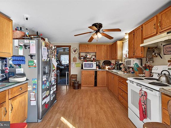 4th image of 914 Gallo Rd