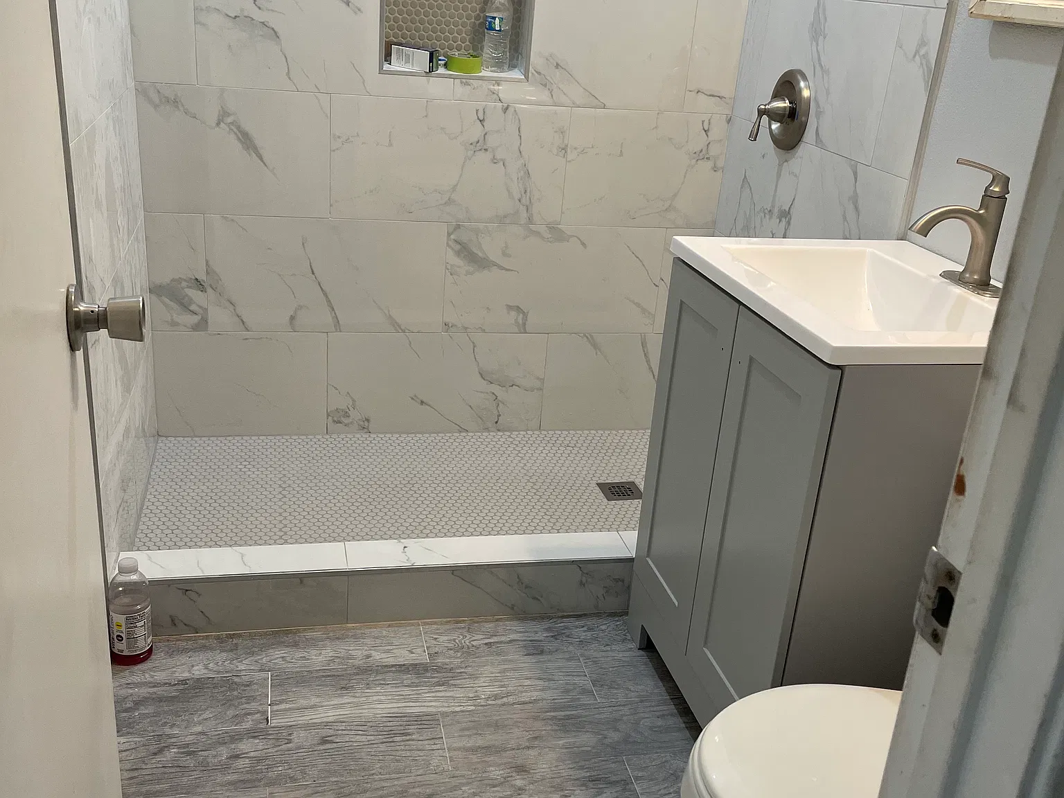 2 bed, 850 sqft, $3,100 — Photo 3