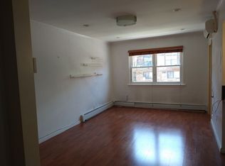 3901 62nd St, Flushing, NY 11377