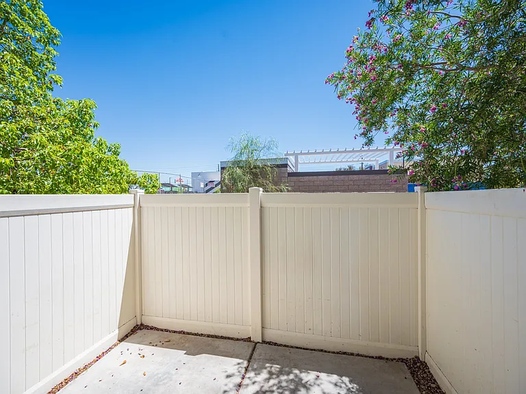 2715 Amazing Meadows Ave — Photo 41