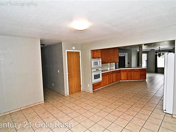 5th image of 2205 Armorica Dr