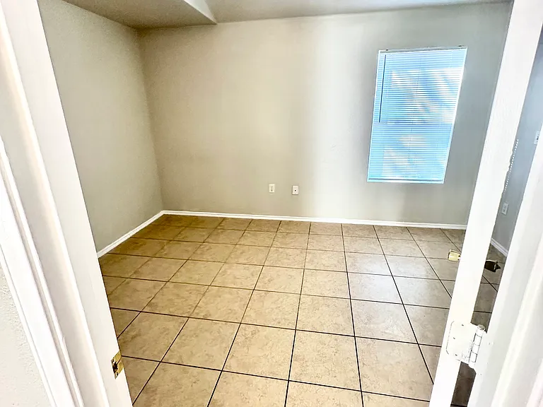 15315 Kamary Ln #15315 — Photo 5