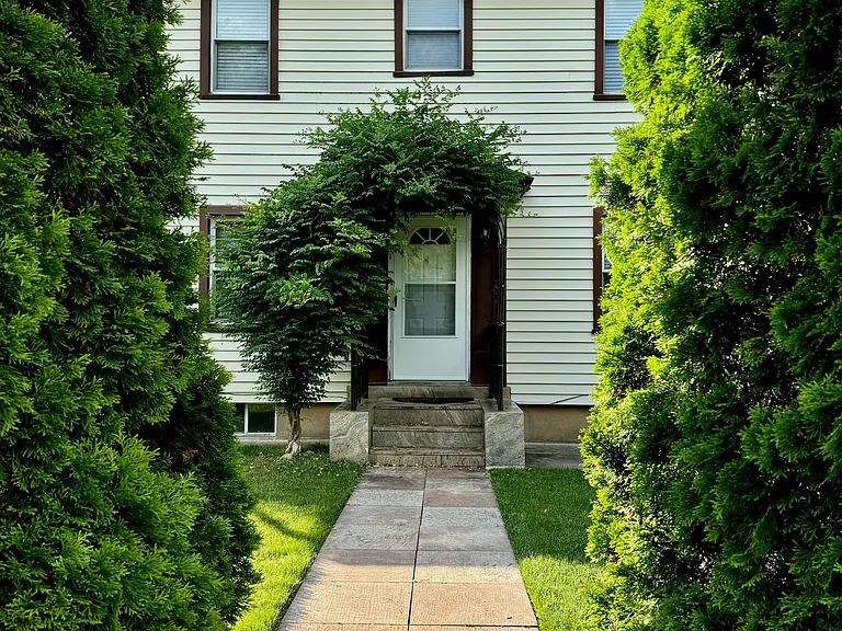 11 Breuer Ave — Photo 2