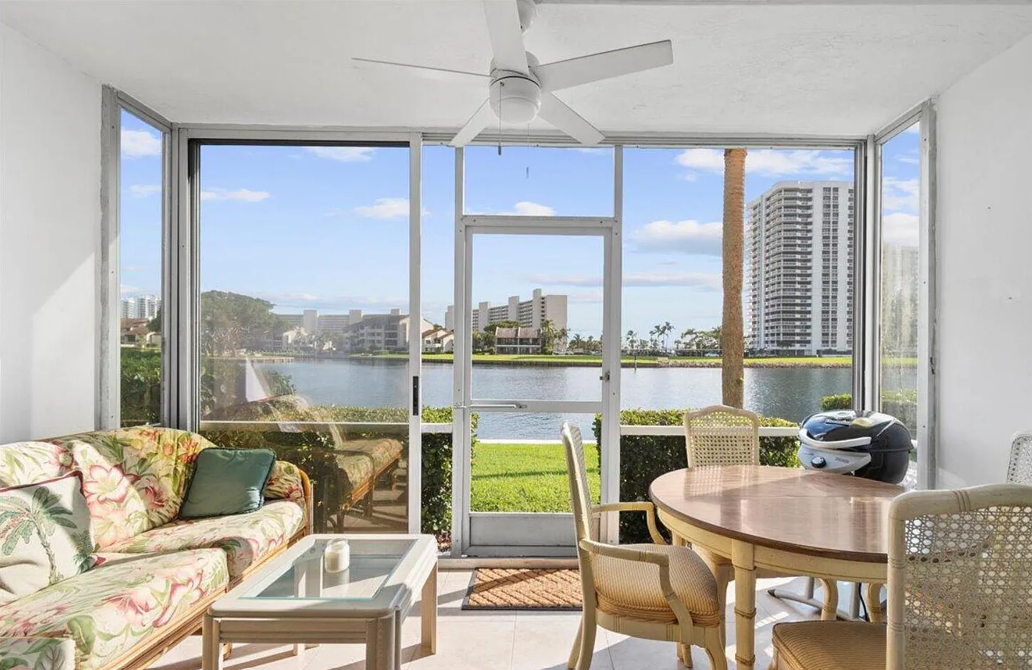 2 bed, 2.0 bath, 1010 sqft, $3,750 — Photo 1
