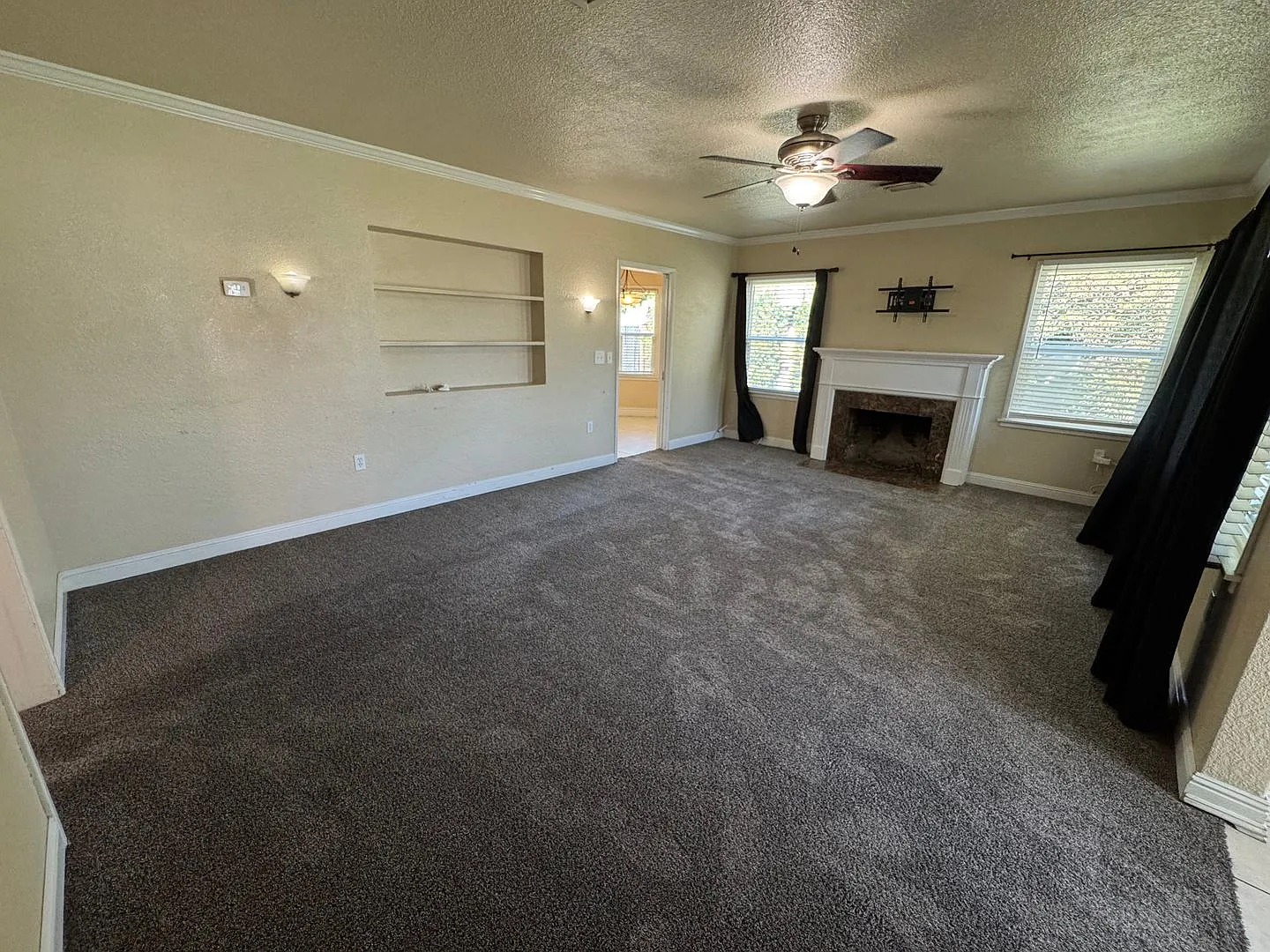 1709 Ventura St — Photo 2