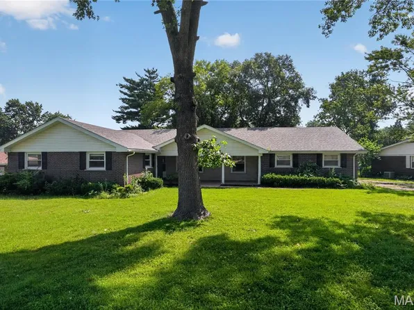 550 Monceau Dr, Saint Louis, MO 63135