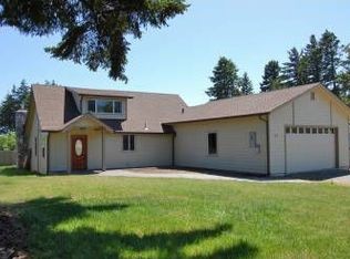 915 Easy St, Brookings, OR 97415