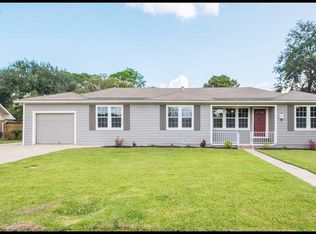 5216 Whitaker St, Groves, TX 77619