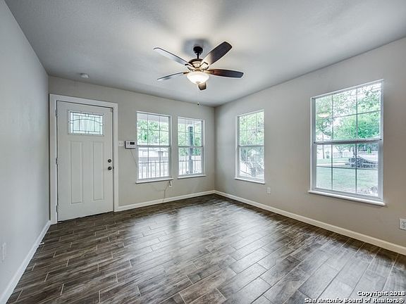 3rd image of 2637 Wade St