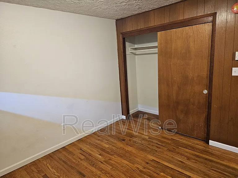 626 NE Anderson St — Photo 12