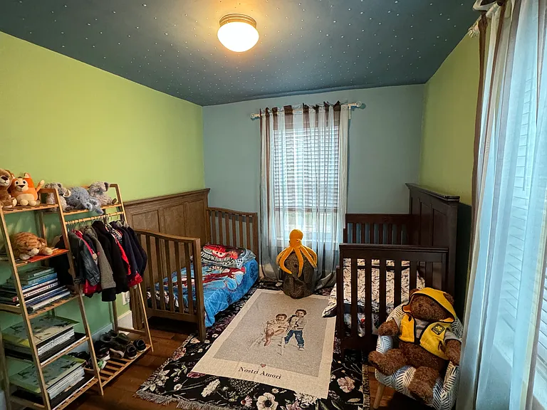 221 N Pine St — Photo 11