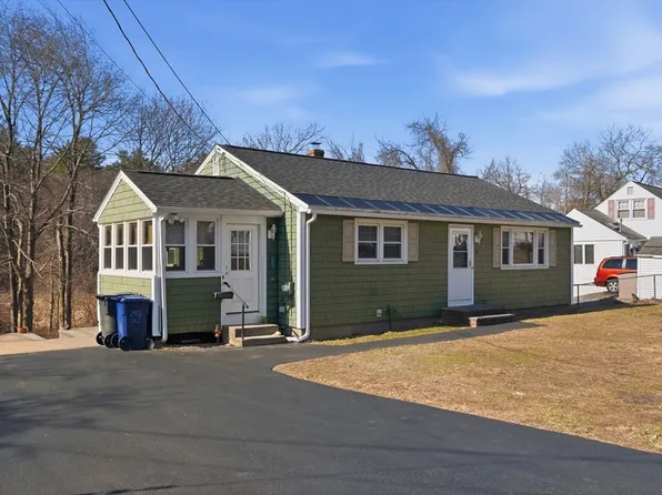 40 Charles St, Dracut, MA 01826