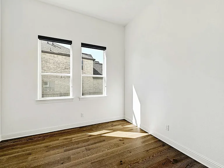 2124 Bel Paese Bnd — Photo 20