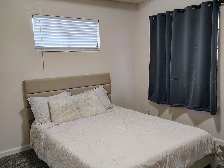 2917 Honeynut St — Photo 14