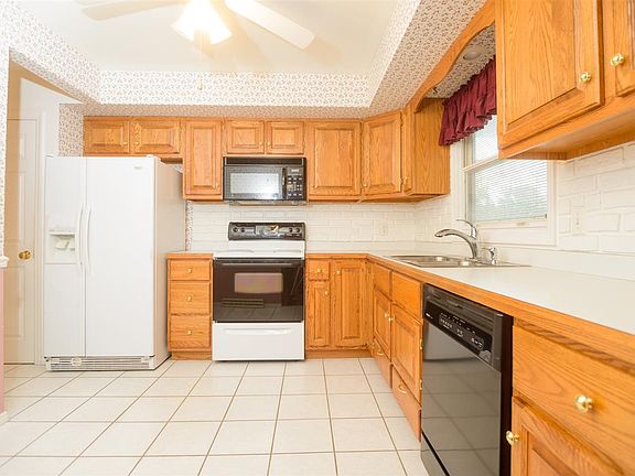 3rd image of 57207 McQuade St