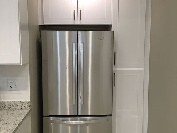 5th image of 2641-43 W Estes Ave #2641-2A