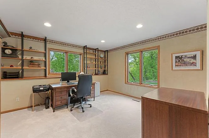 5498 Maple Ridge Ct — Photo 35
