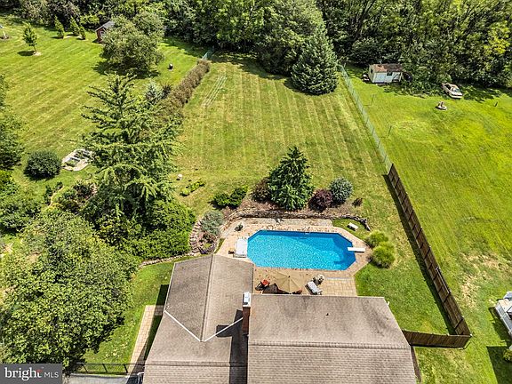 3rd image of 761 Ridgelyn Dr